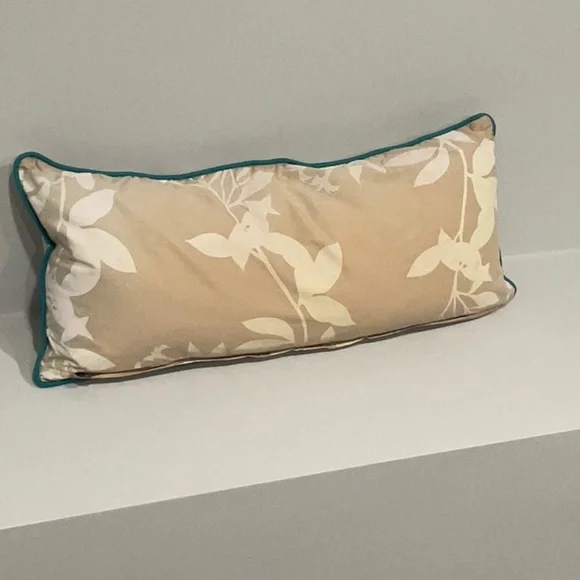 🦜 Accent Pillow with Birds - Picture 4 of 6